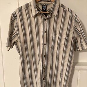 Men’s size L Kuhl short sleeve button down